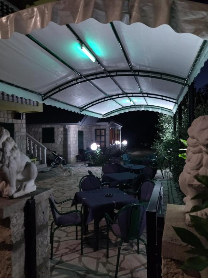 Apartment Ksenija Kotor Zewnętrze zdjęcie